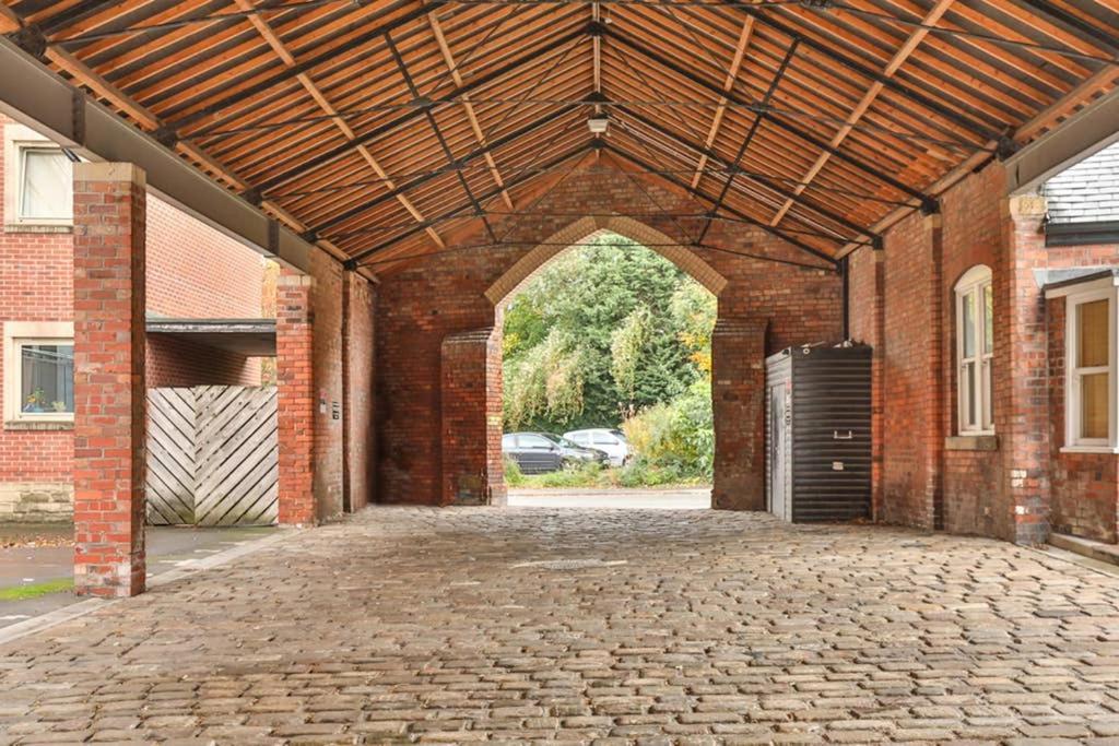 Victorian Tramsheds, Modern Apartment + Parking Sheffield Bagian luar foto