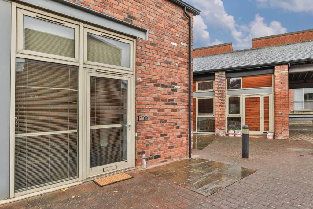Victorian Tramsheds, Modern Apartment + Parking Sheffield Bagian luar foto